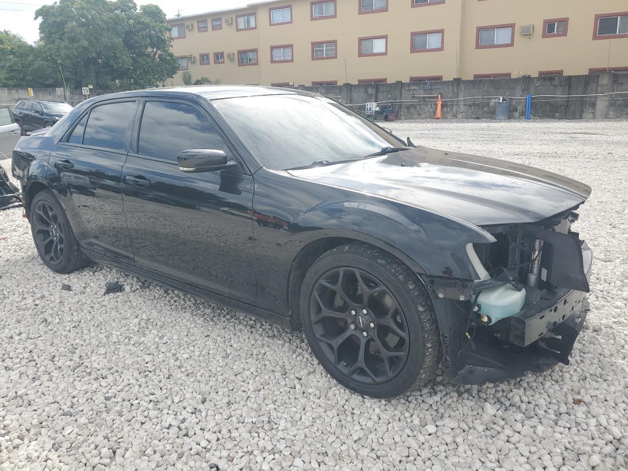 2019 CHRYSLER 300