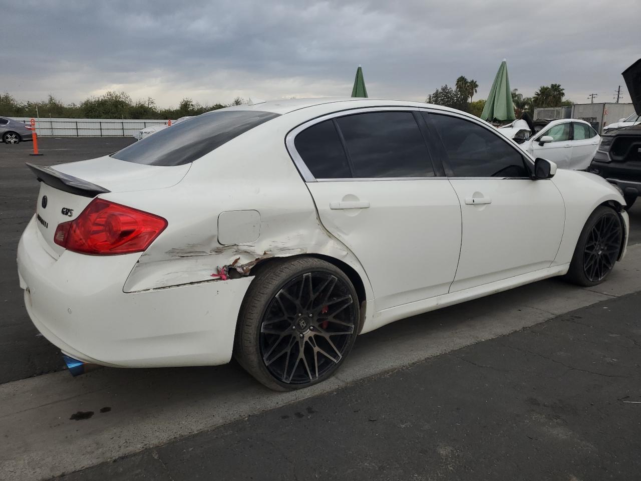 2012 INFINITI G37