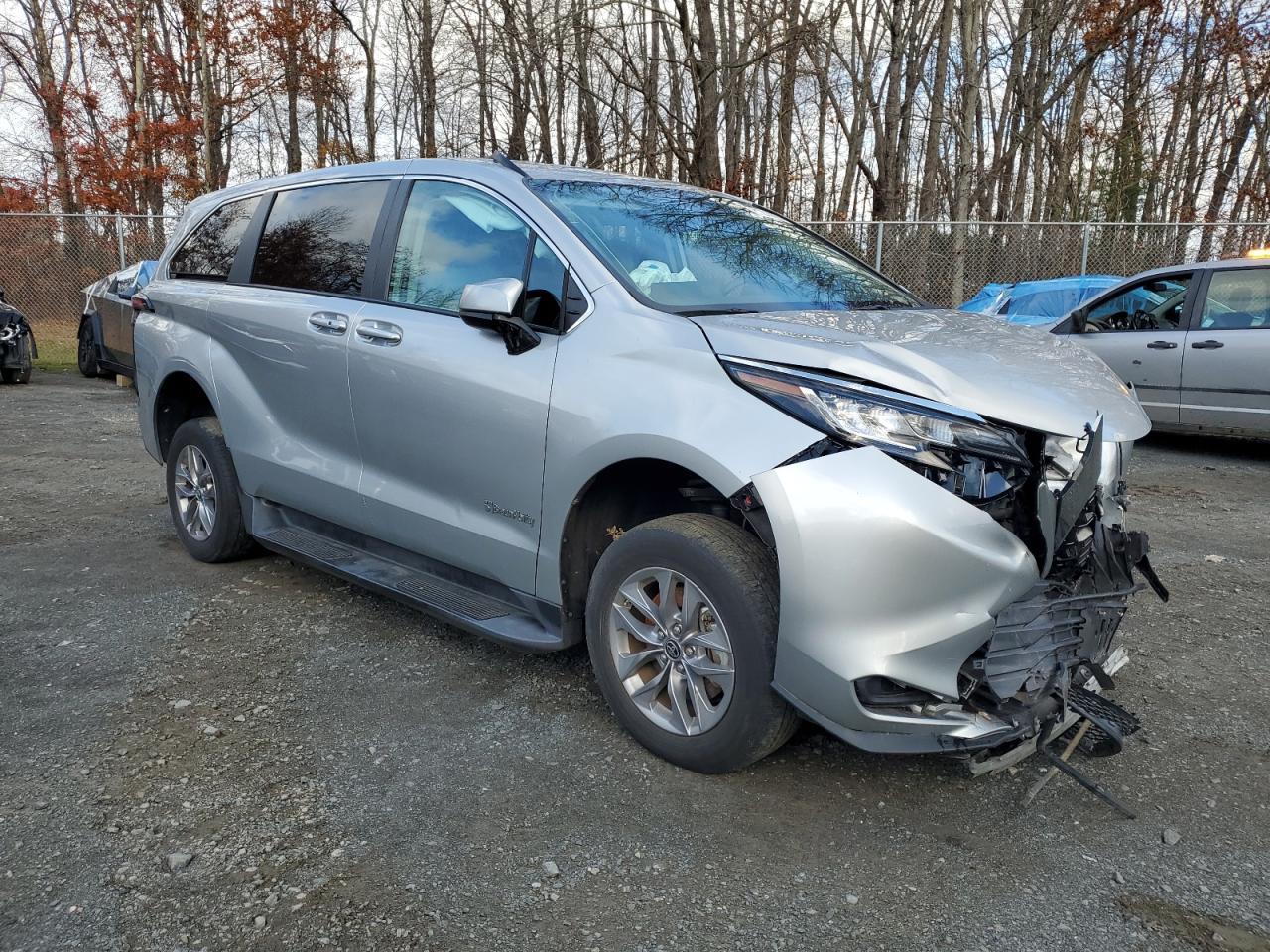 2023 TOYOTA SIENNA