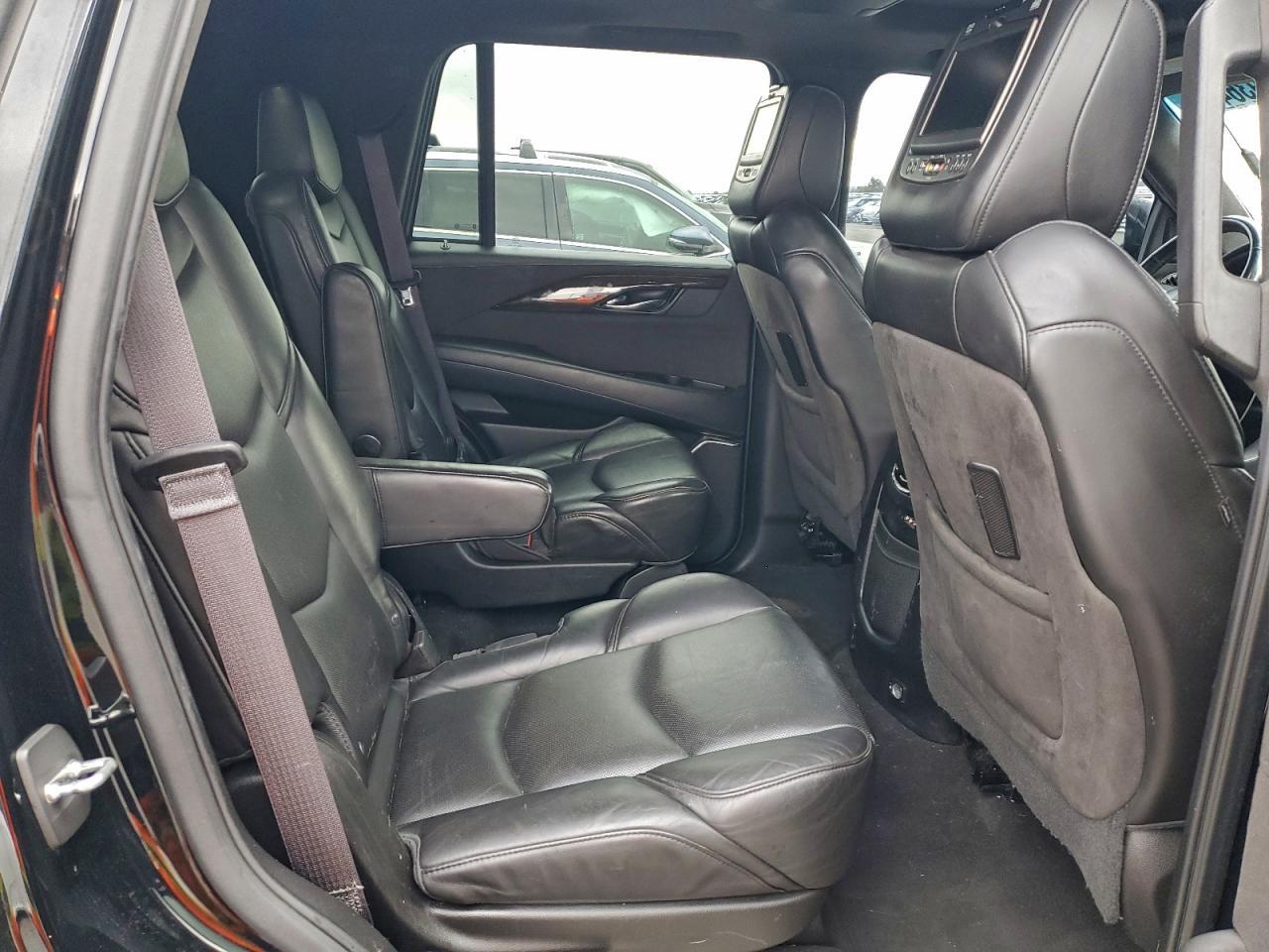 2016 CADILLAC ESCALADE
