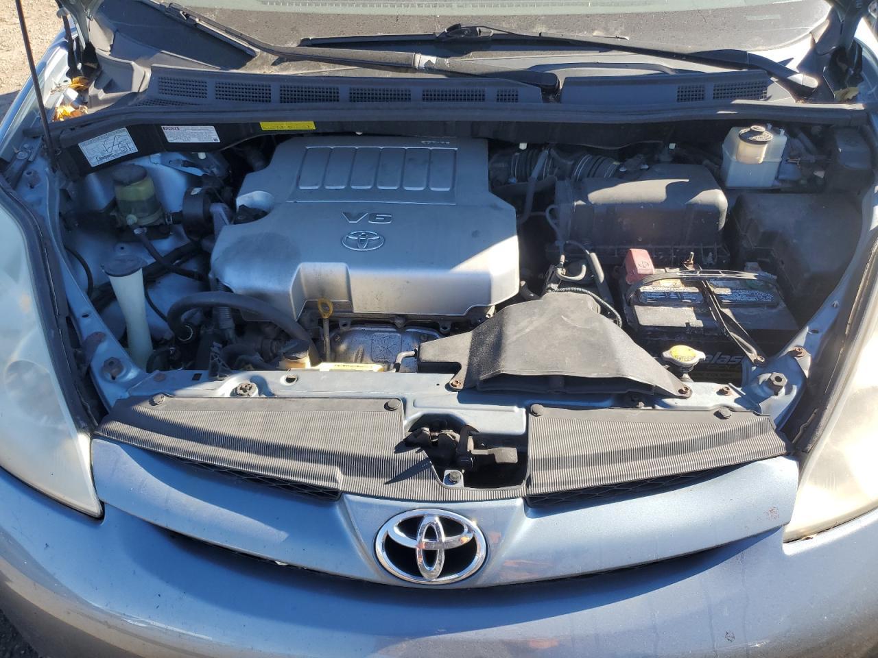 2009 TOYOTA SIENNA