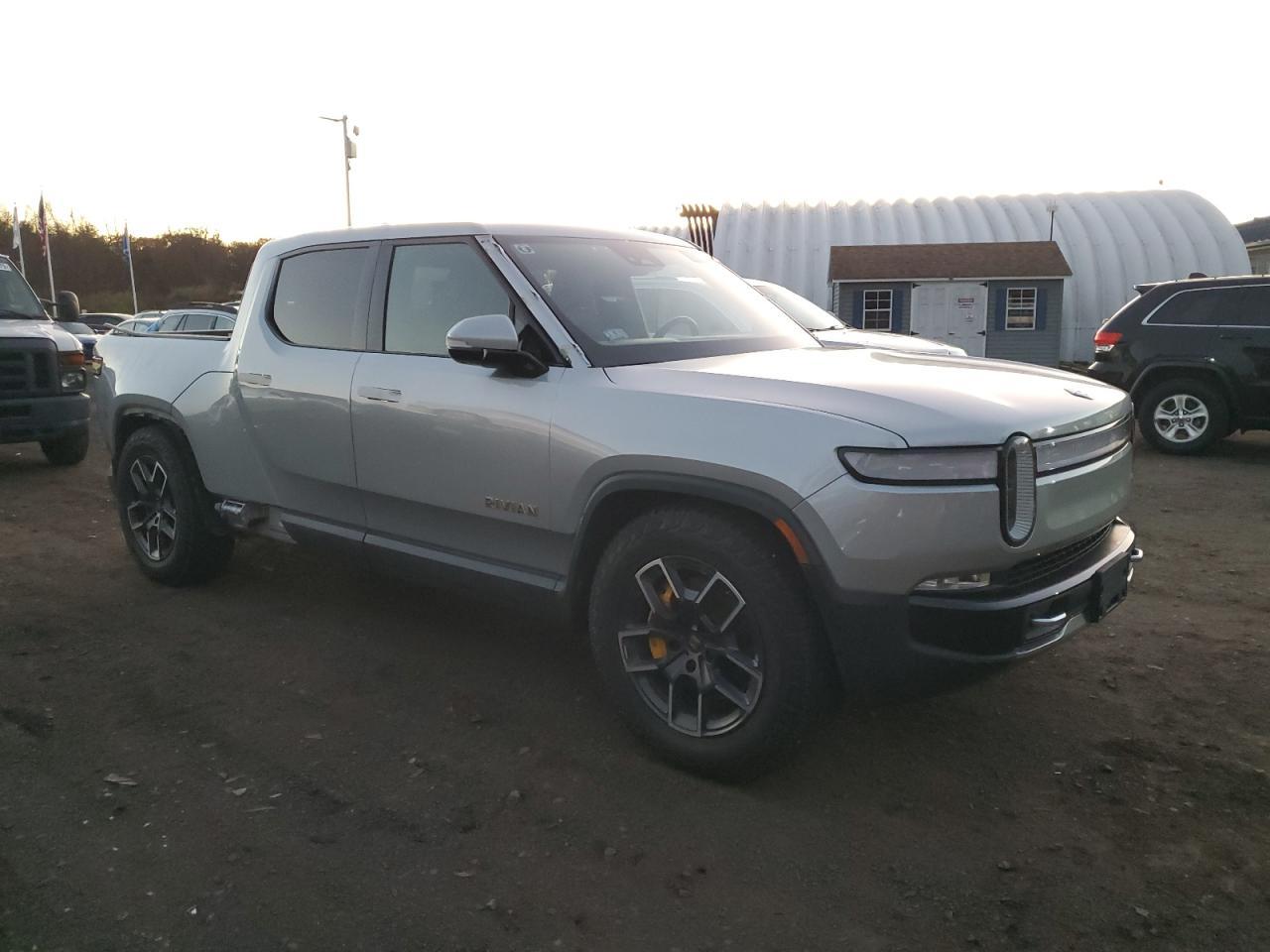 2022 RIVIAN R1t