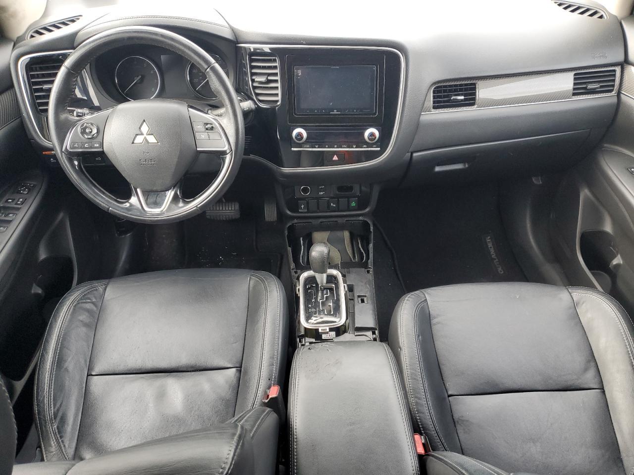 2020 MITSUBISHI outlander