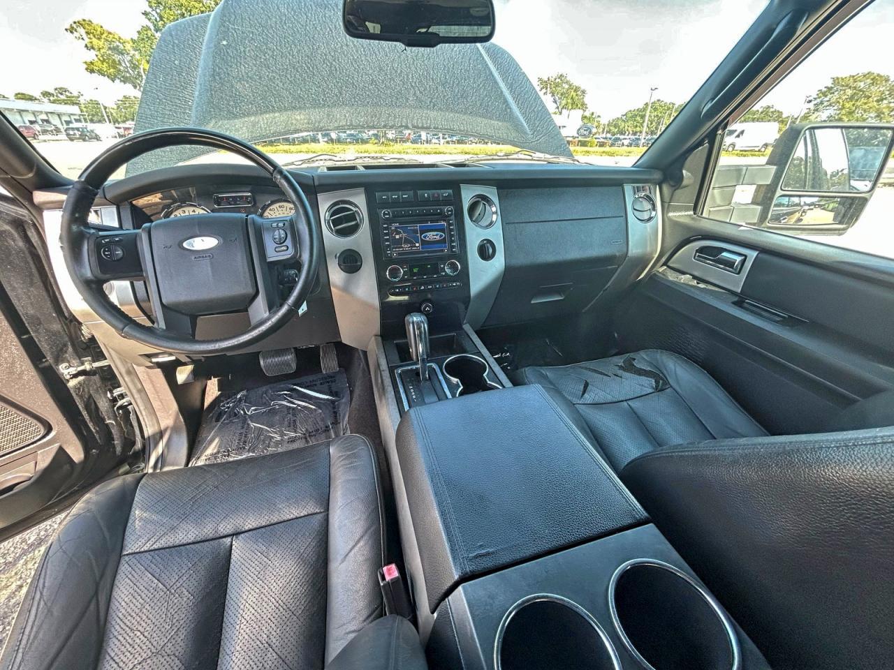 2011 FORD Expedition