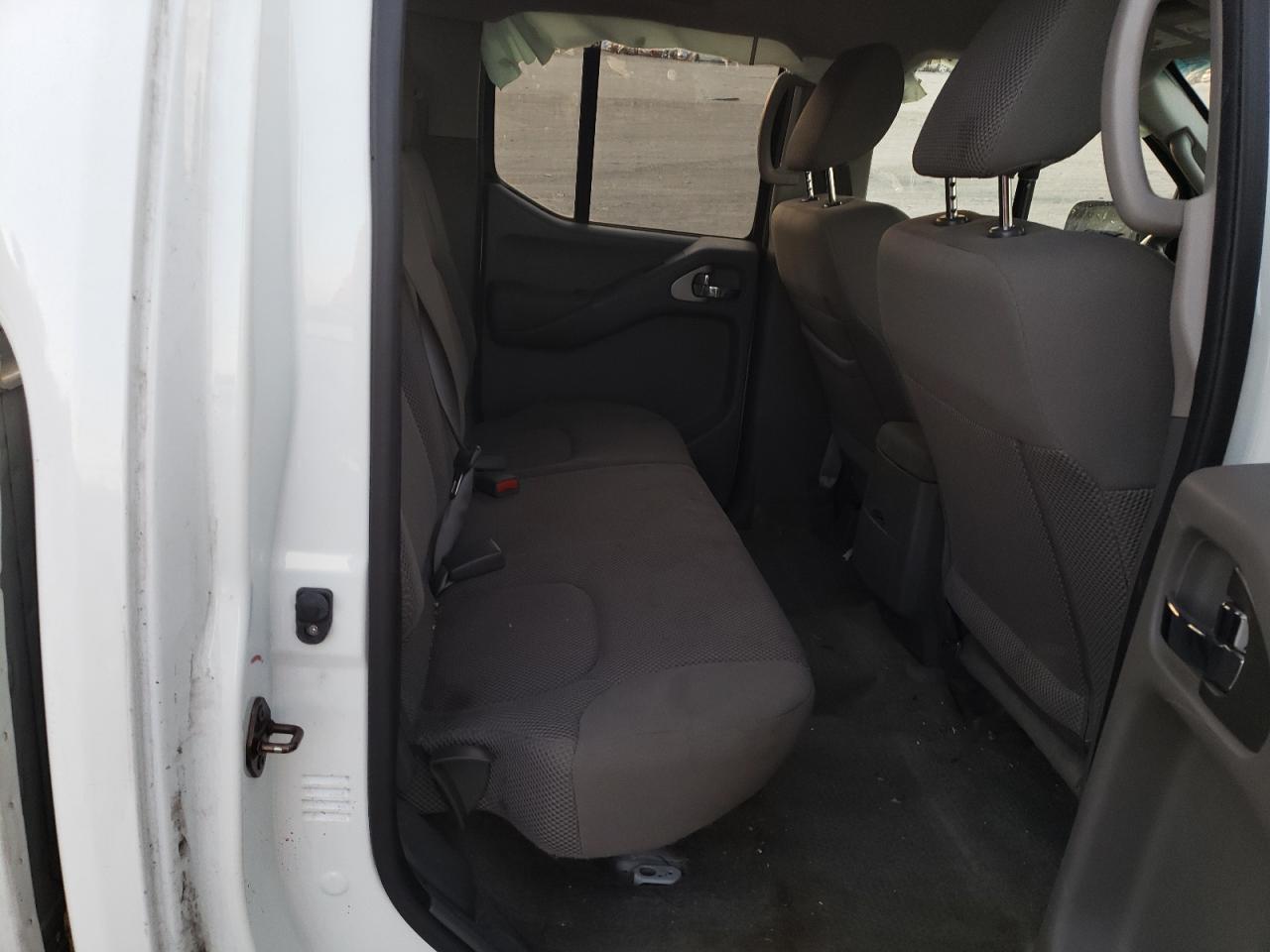 2015 NISSAN Frontier