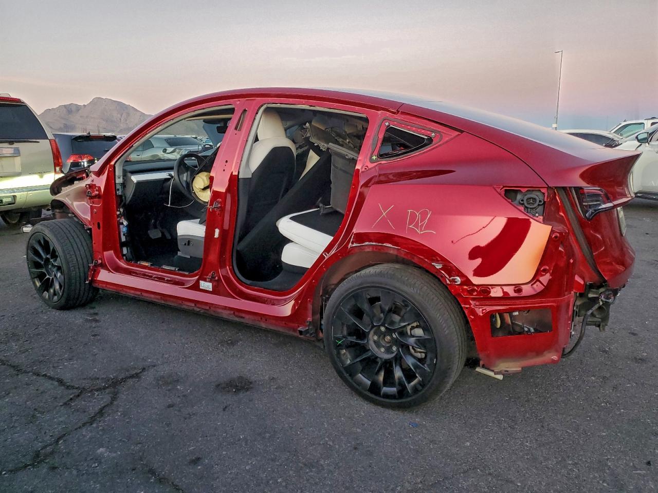 2024 TESLA MODEL Y