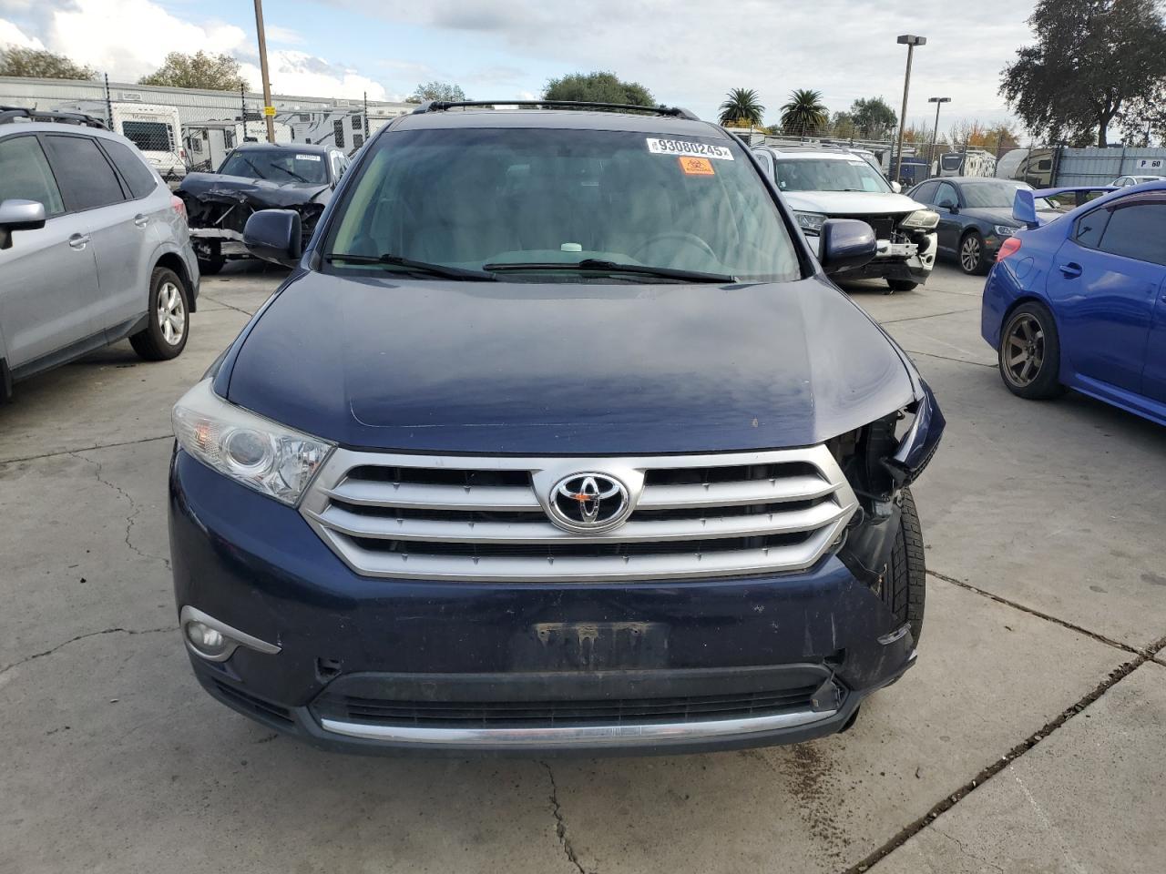 2011 TOYOTA HIGHLANDER
