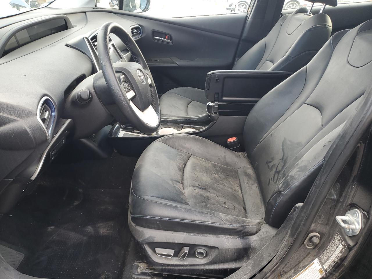 2016 TOYOTA PRIUS