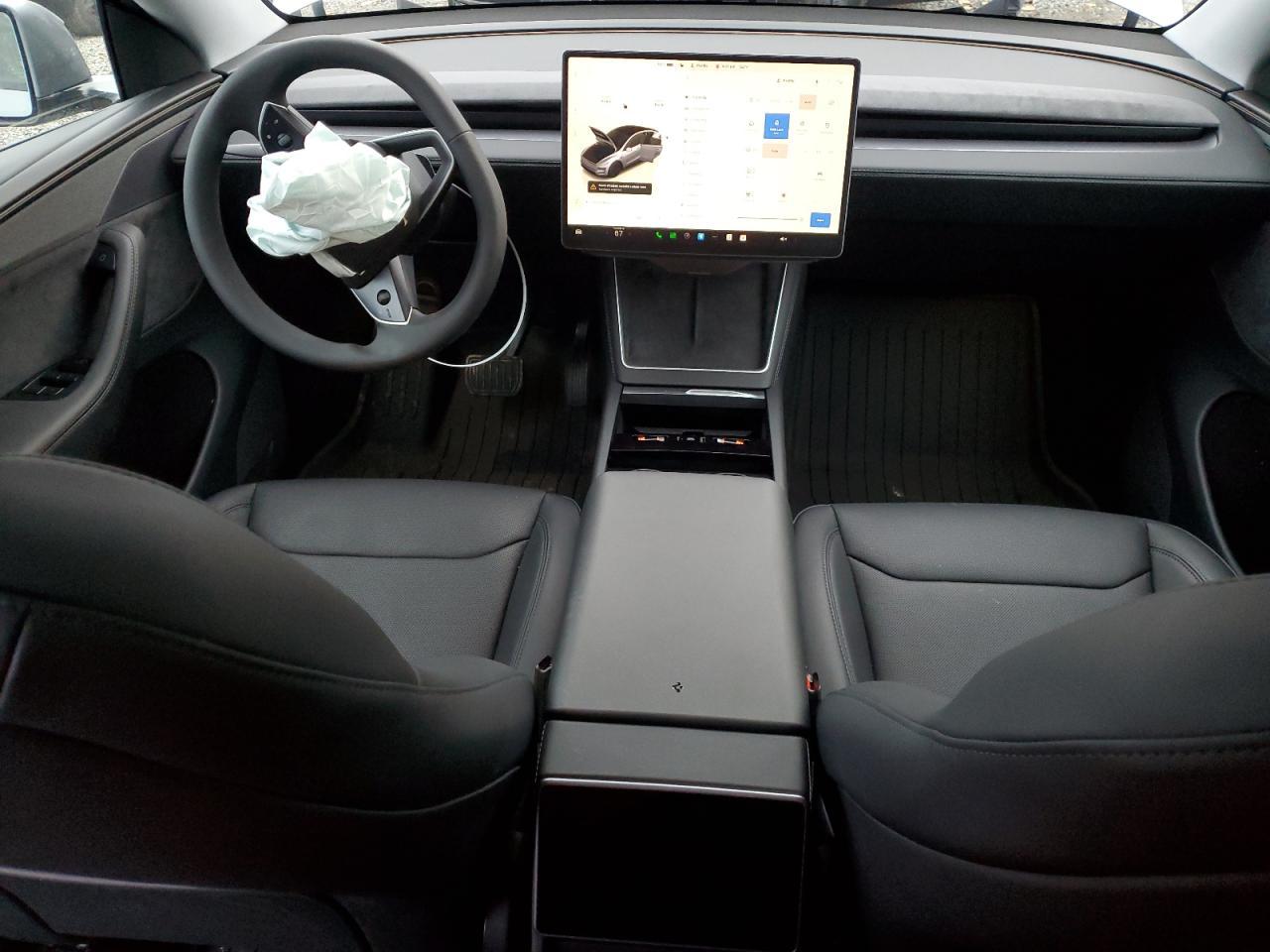 2026 TESLA MODEL Y