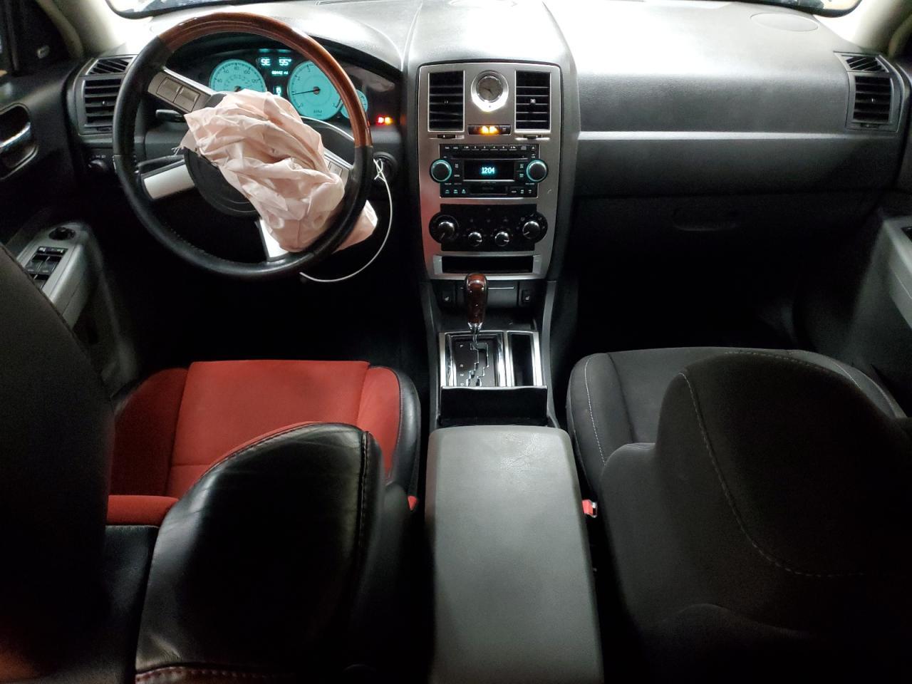 2005 CHRYSLER 300