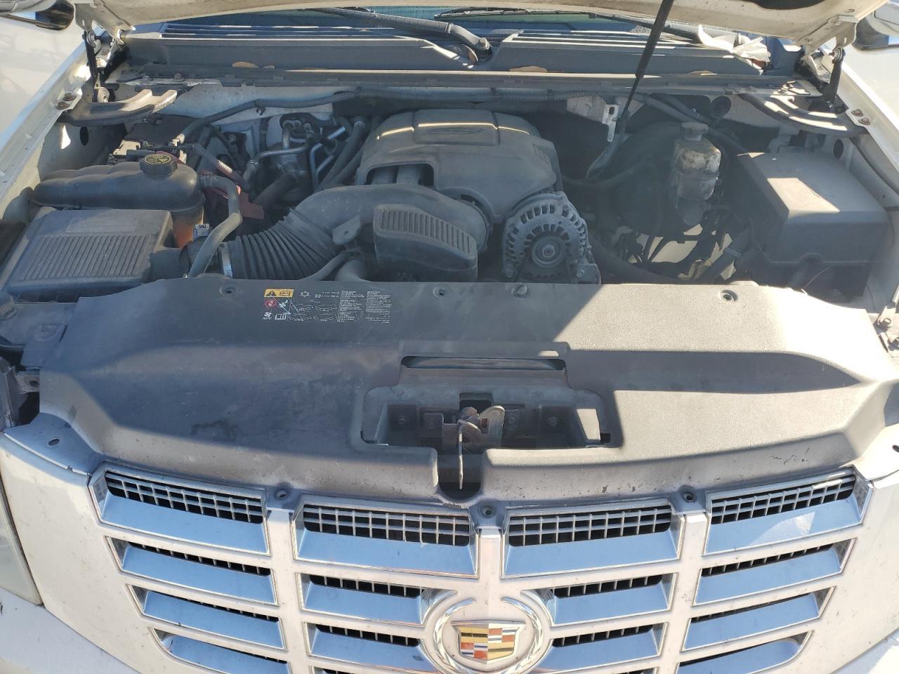 2011 CADILLAC Escalade ESV