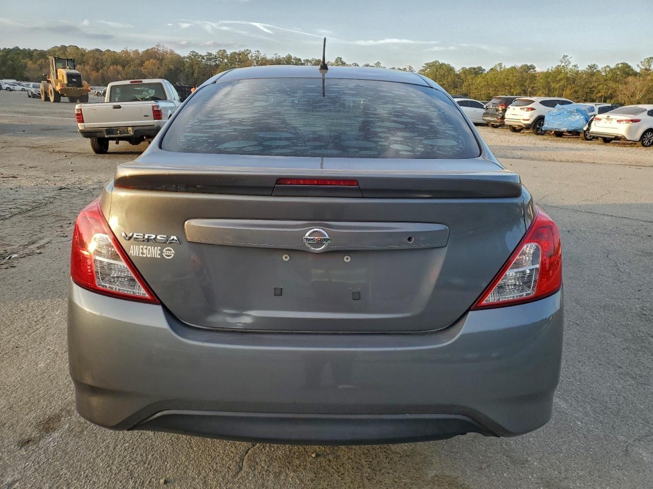 2017 NISSAN VERSA