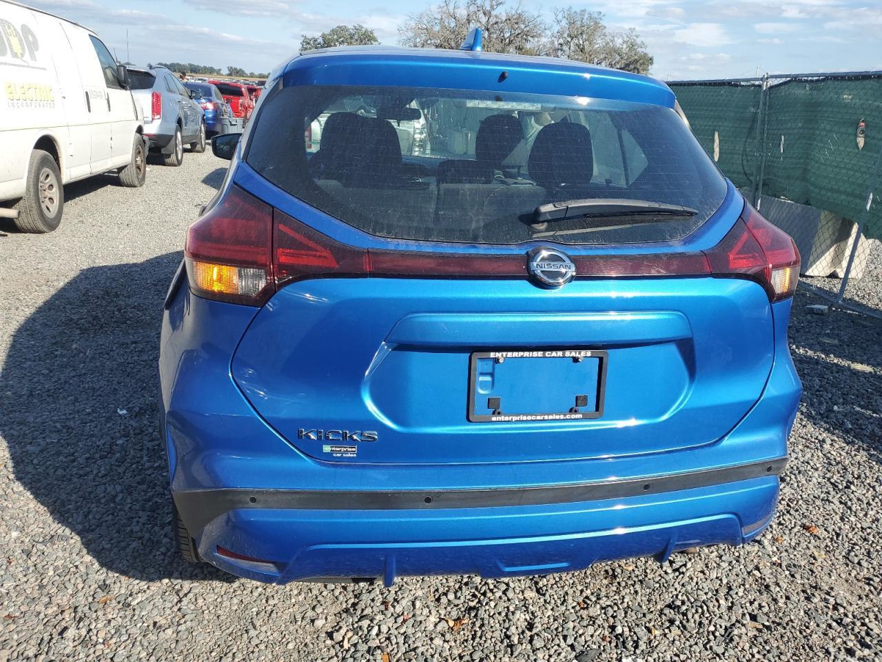2021 NISSAN KICKS