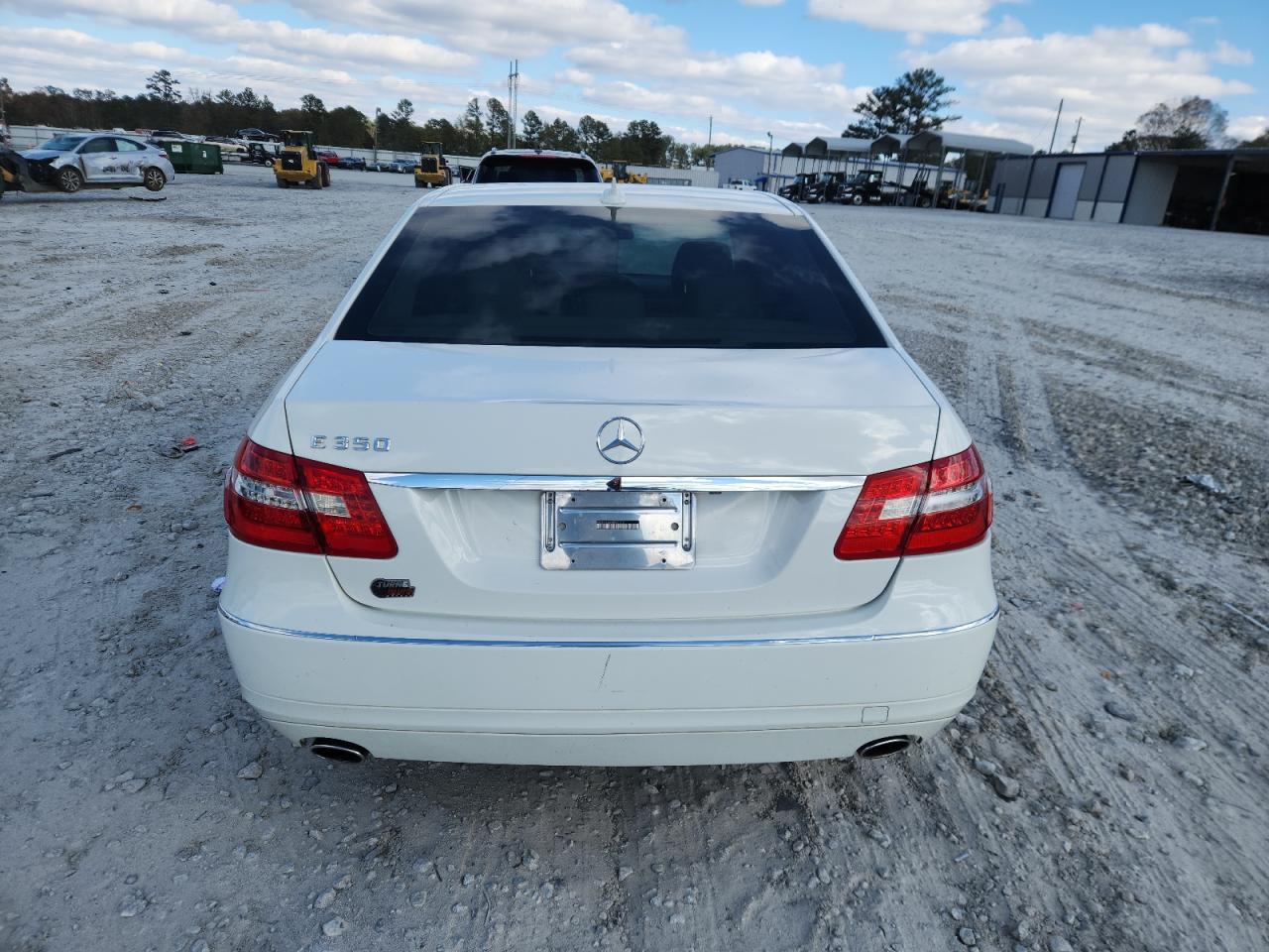 2011 MERCEDES-BENZ E-Class
