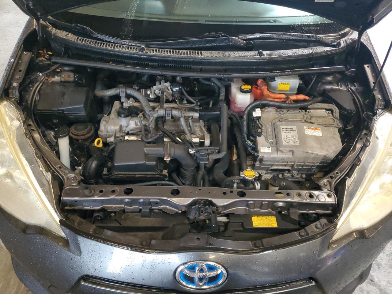 2013 TOYOTA Prius c
