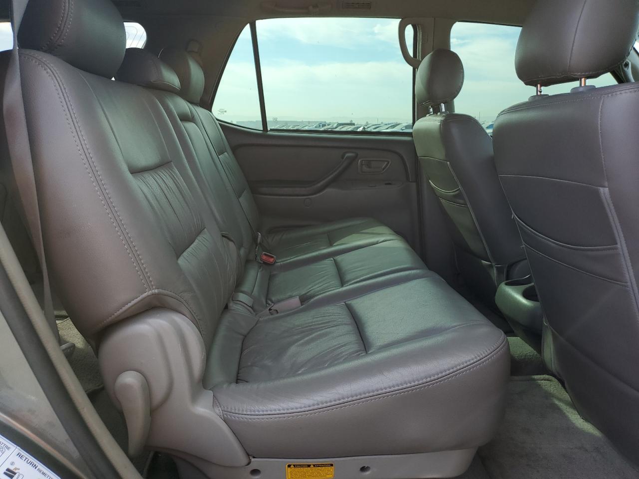 2005 TOYOTA Sequoia