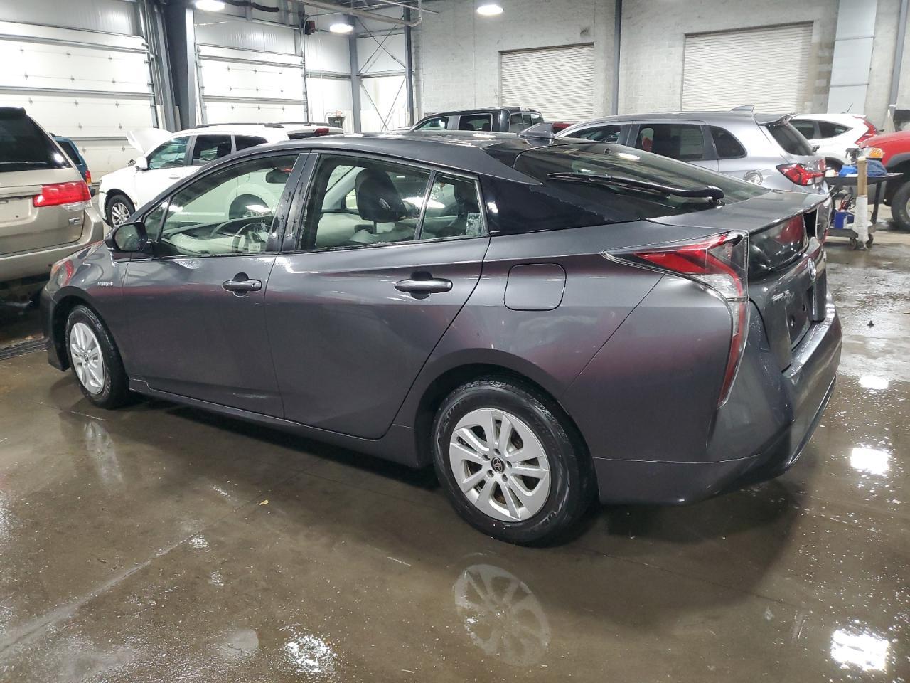 2016 TOYOTA PRIUS