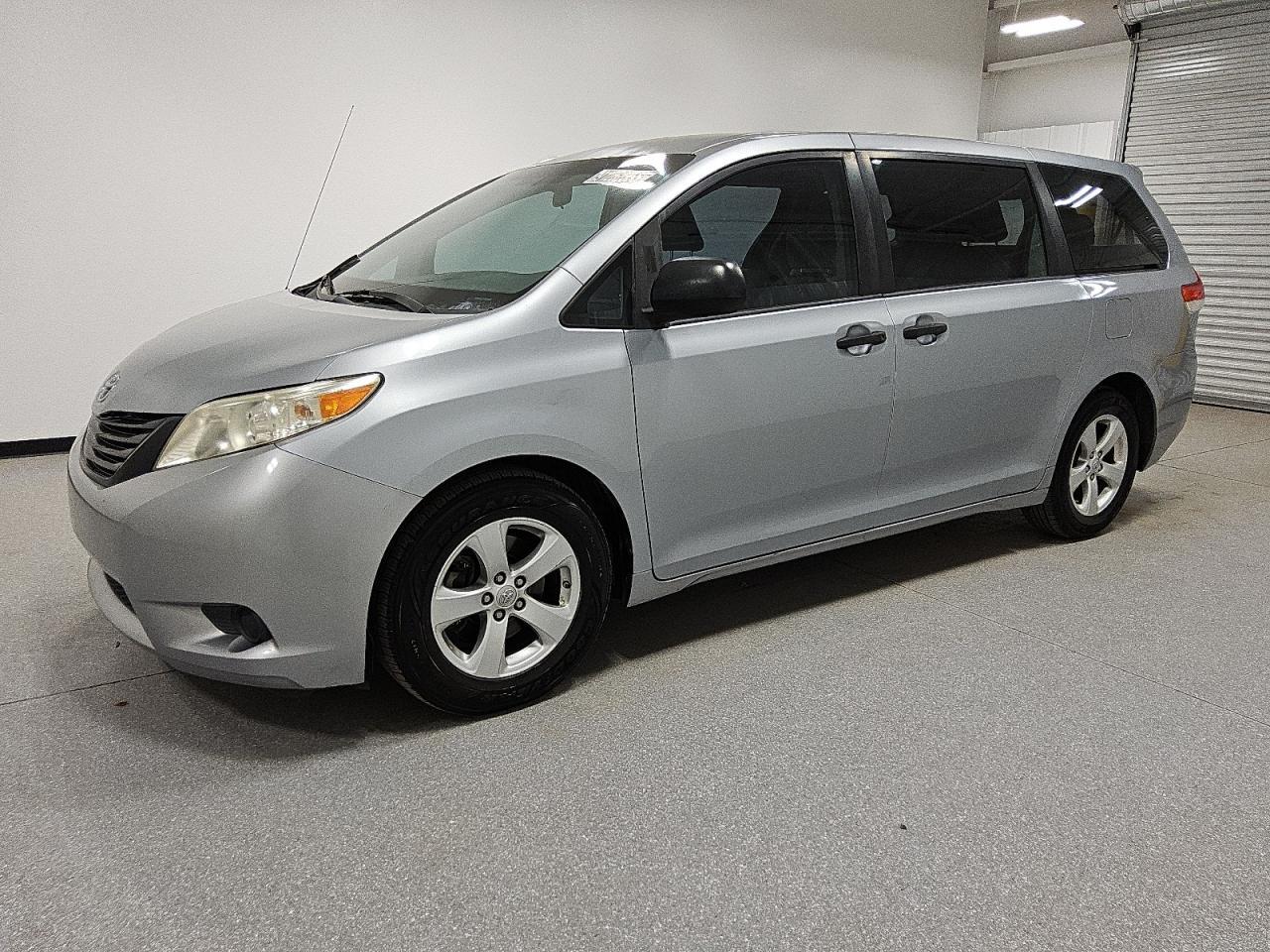 2014 TOYOTA SIENNA