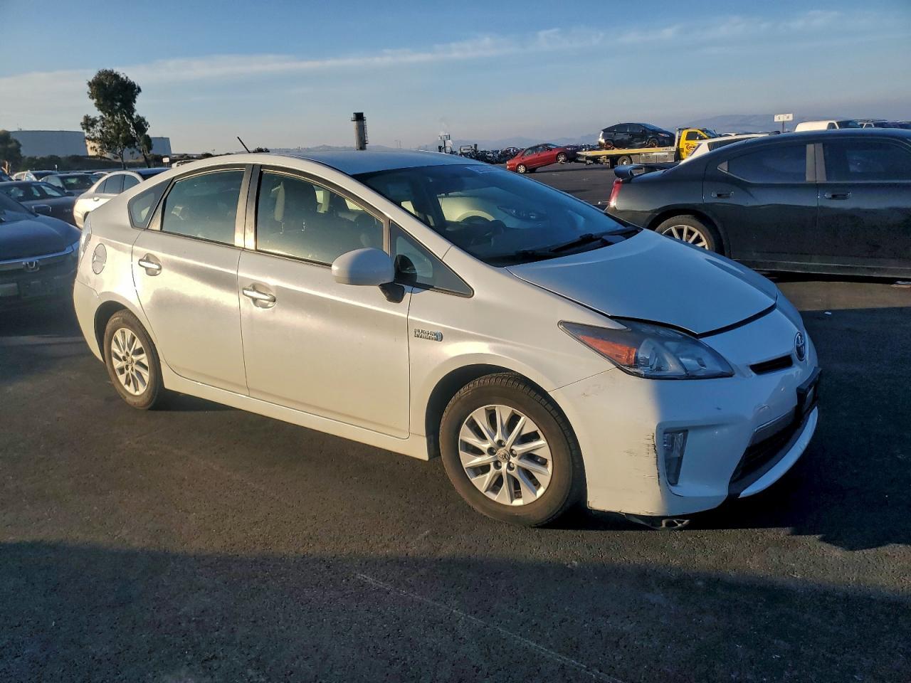 2013 TOYOTA Prius Plug-In