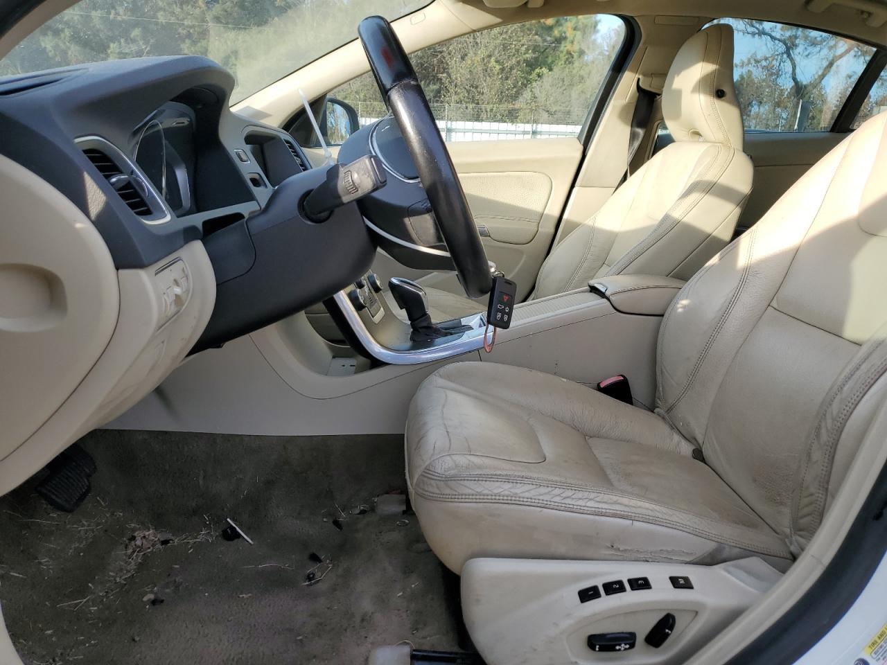 2014 VOLVO S60