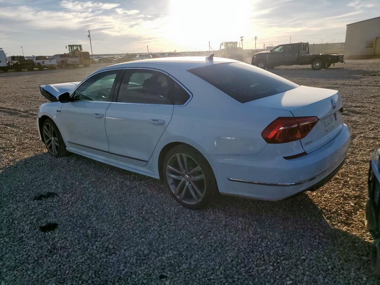 2017 VOLKSWAGEN Passat