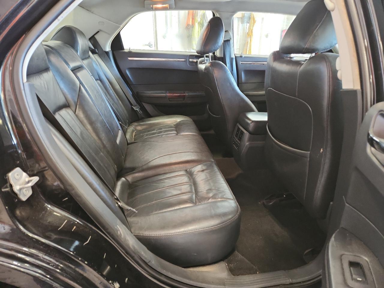2010 CHRYSLER 300