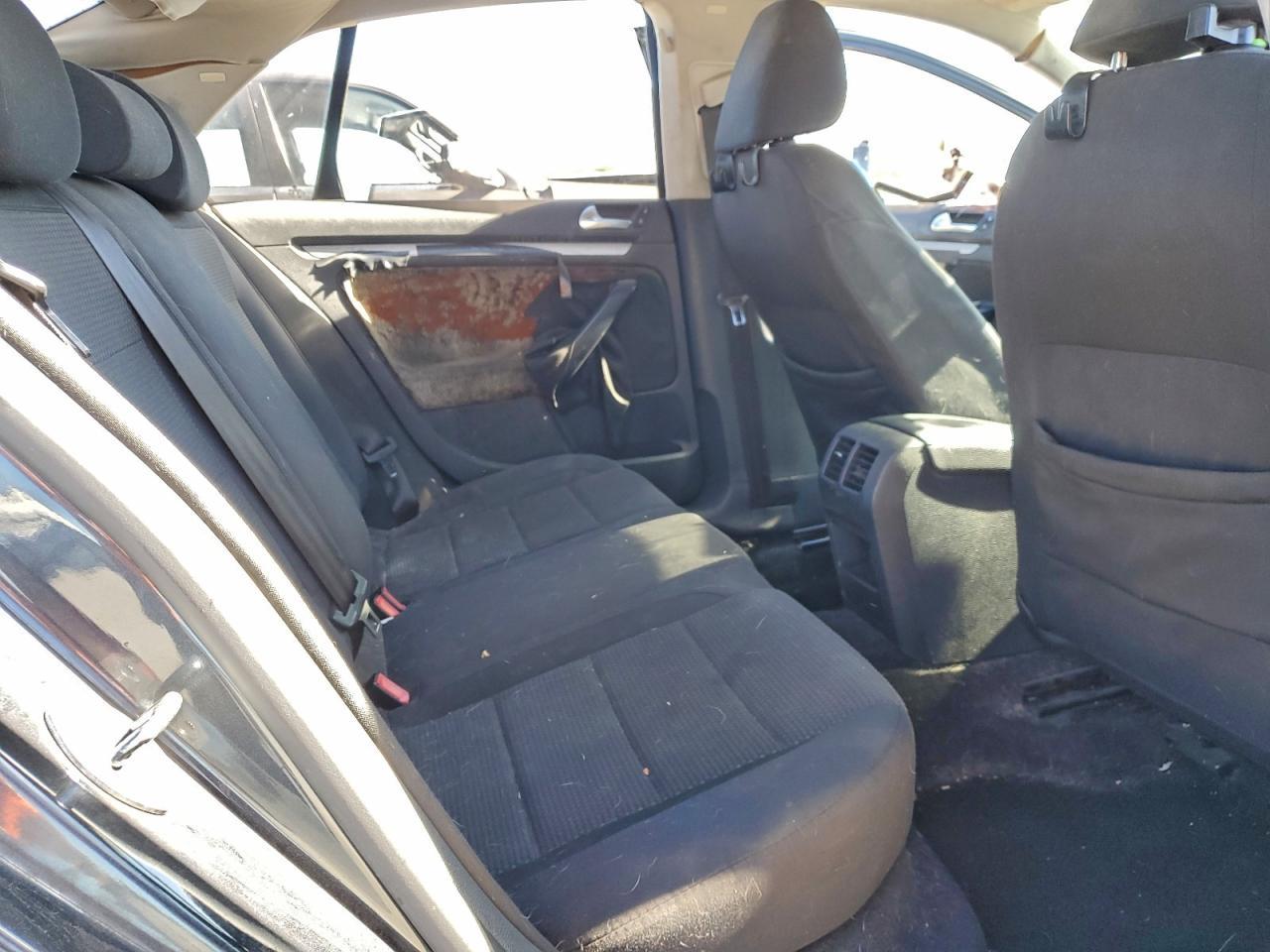 2010 VOLKSWAGEN JETTA