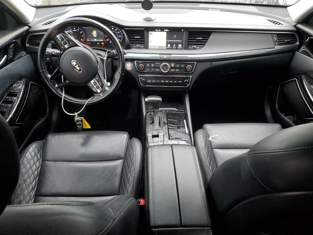2019 KIA Cadenza