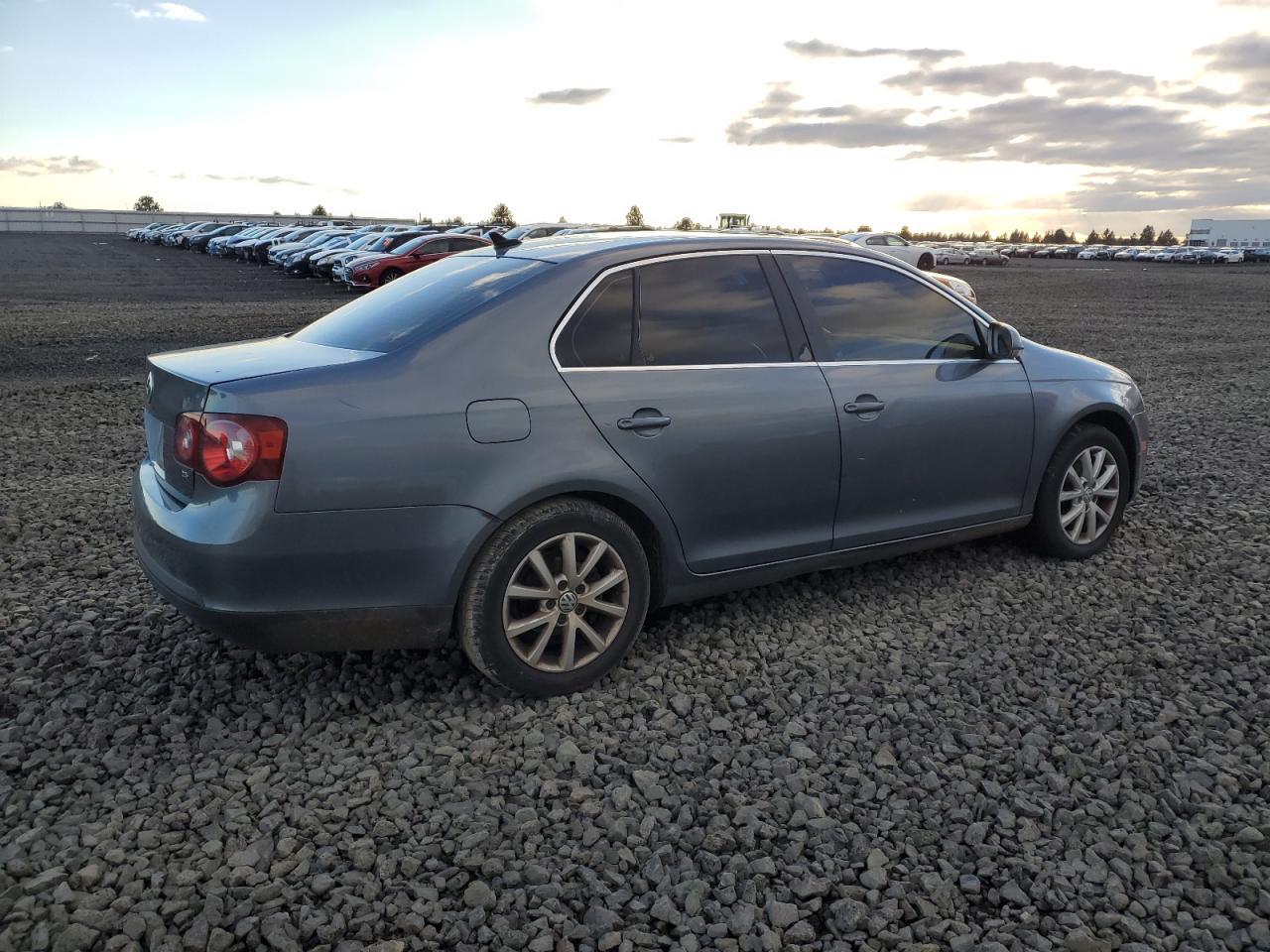 2010 VOLKSWAGEN JETTA