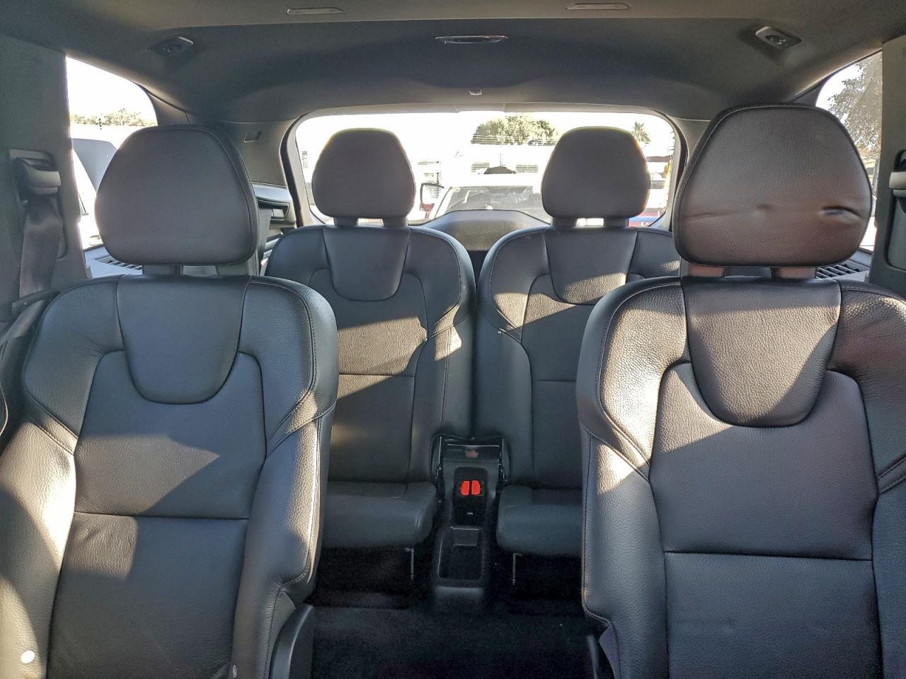 2020 VOLVO XC90