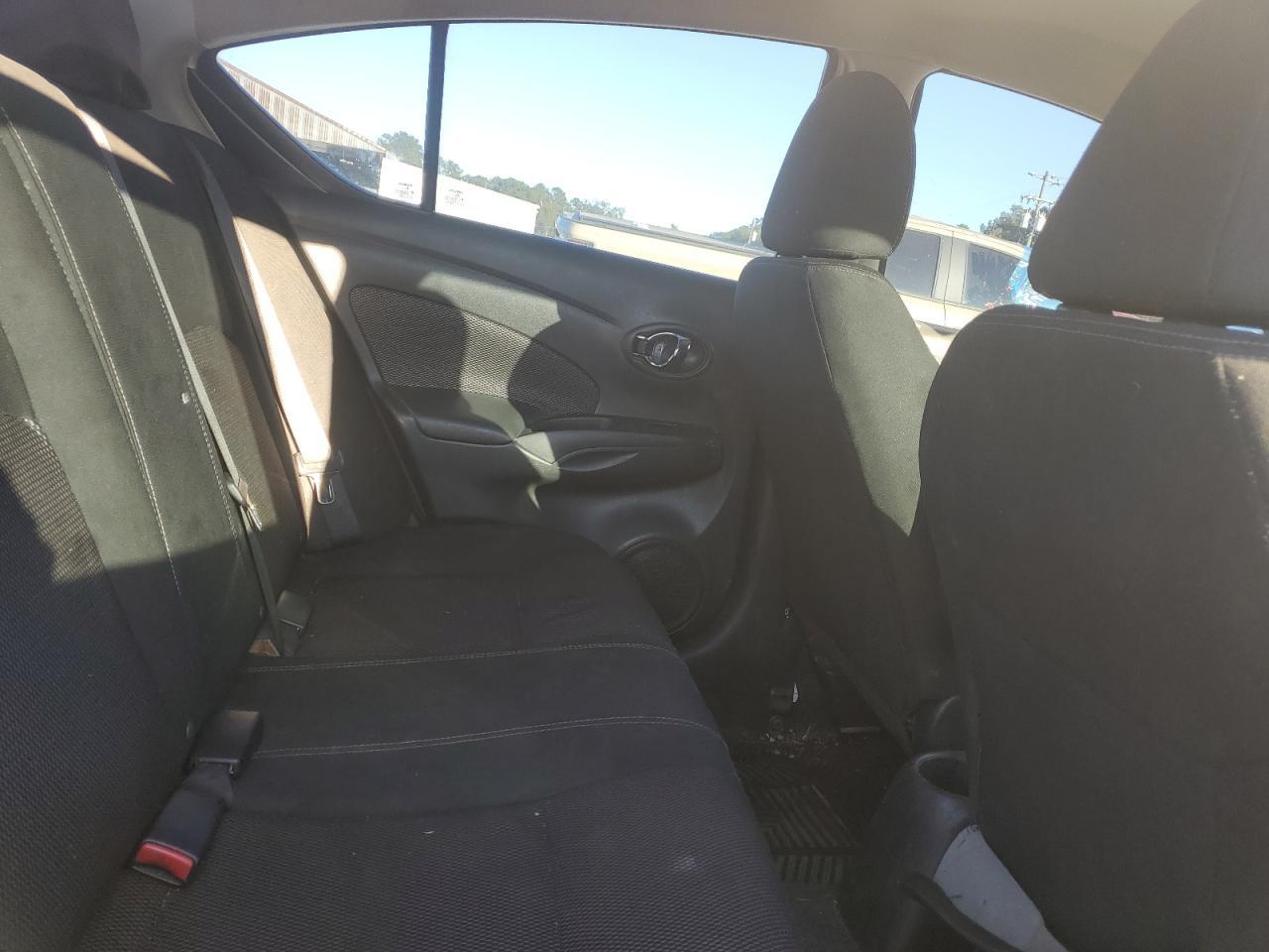 2017 NISSAN VERSA