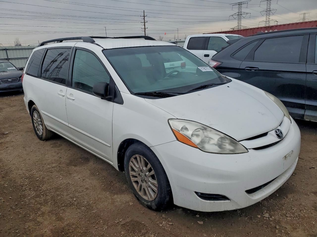 2009 TOYOTA SIENNA