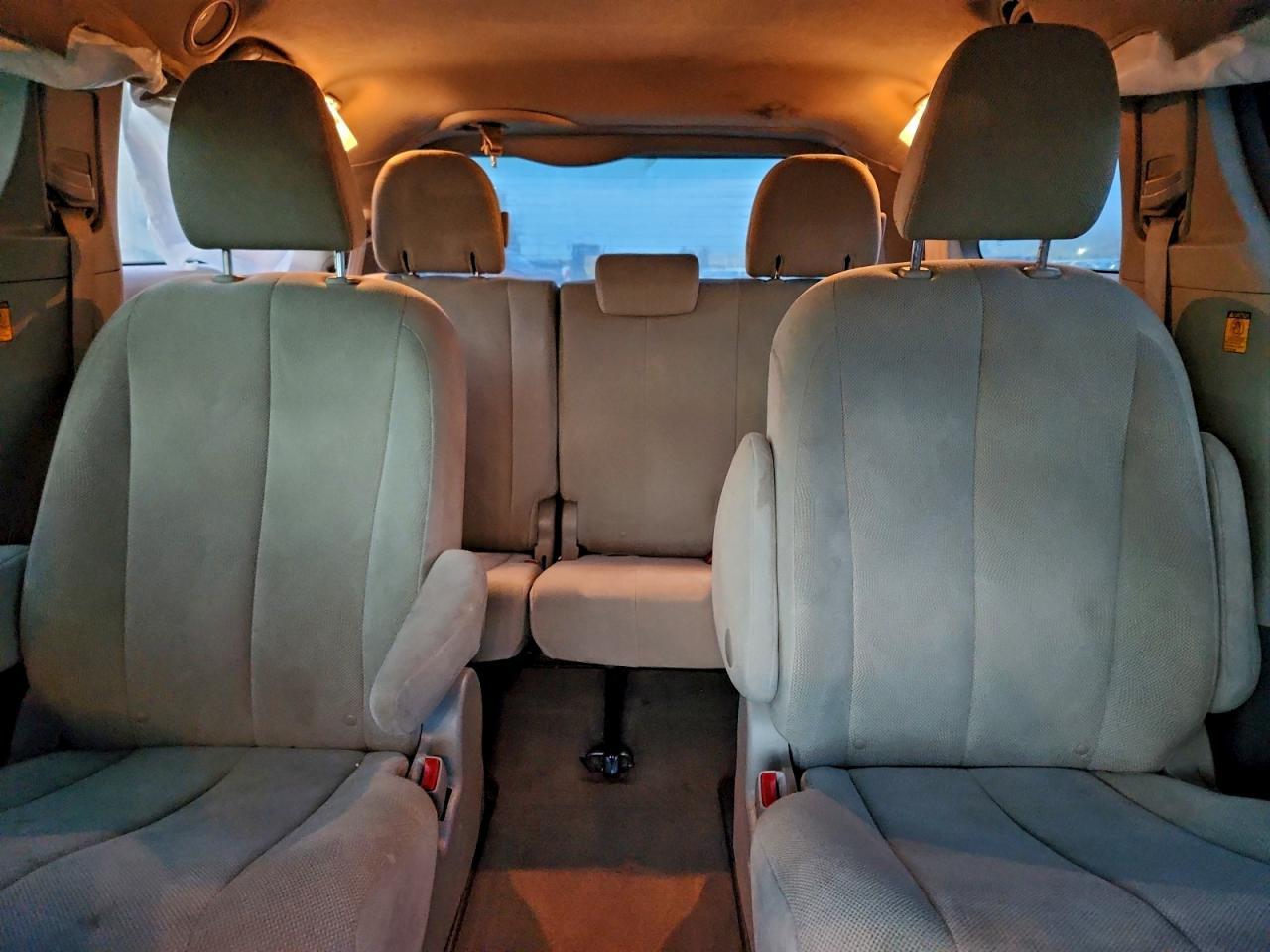 2013 TOYOTA SIENNA