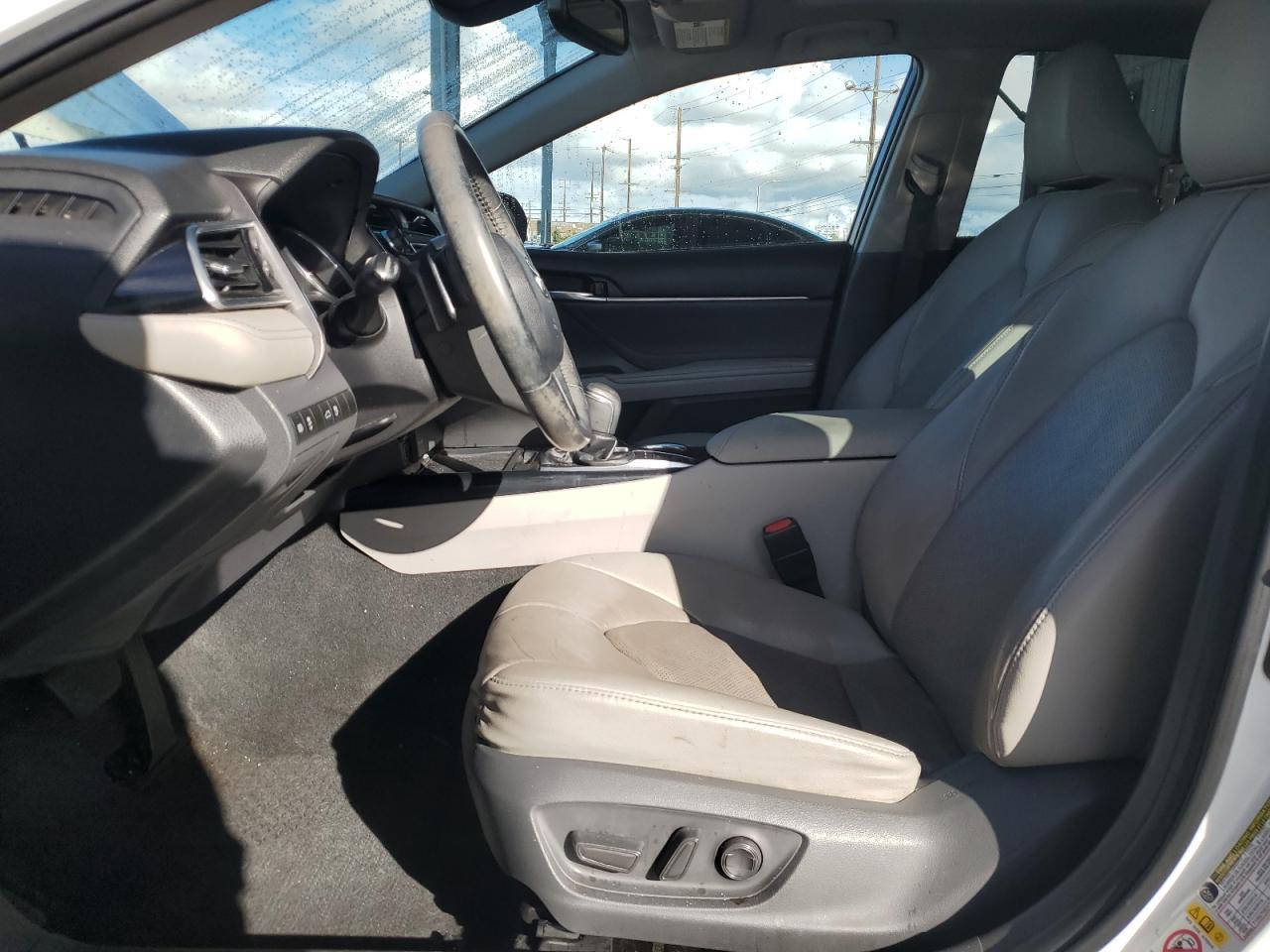 2018 TOYOTA CAMRY
