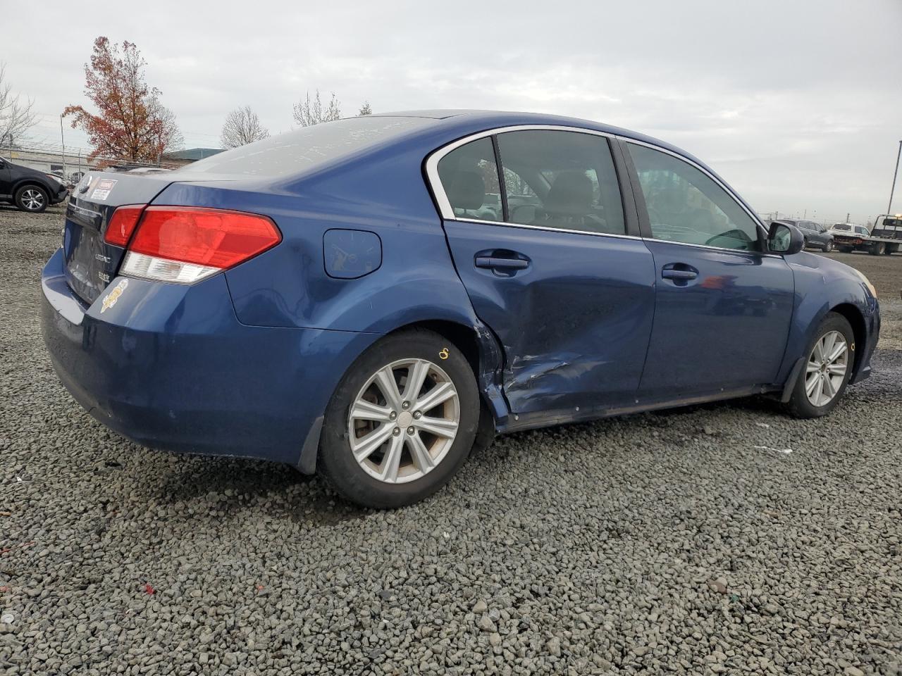 2011 SUBARU Legacy