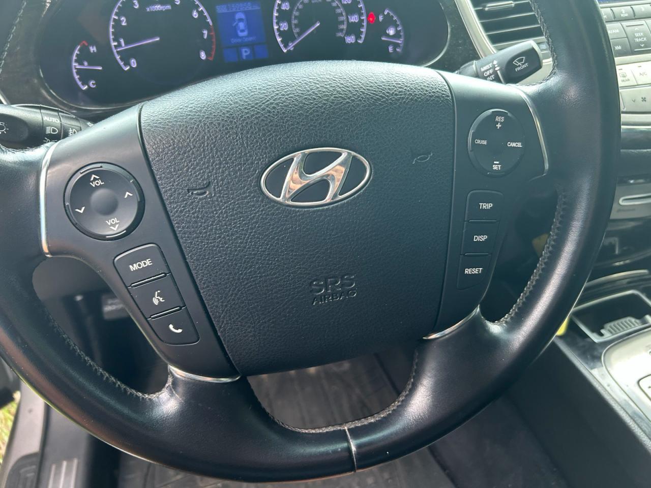2013 HYUNDAI GENESIS
