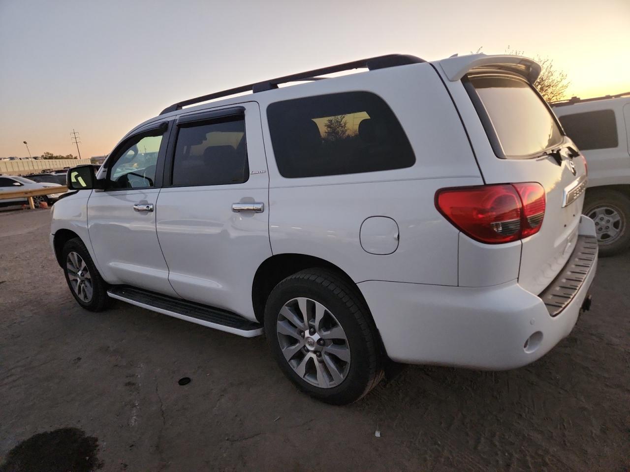 2015 TOYOTA Sequoia