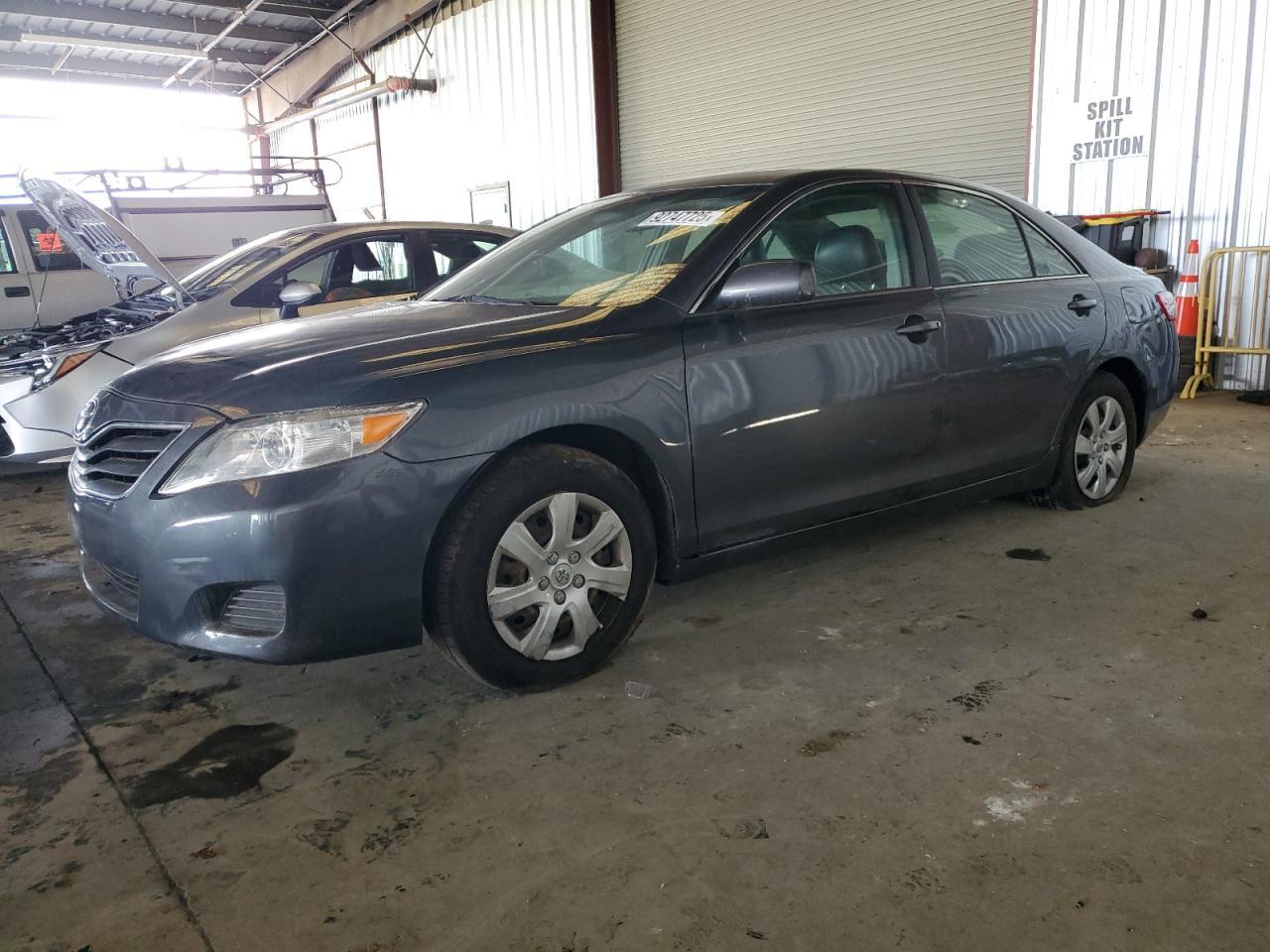 2011 TOYOTA CAMRY