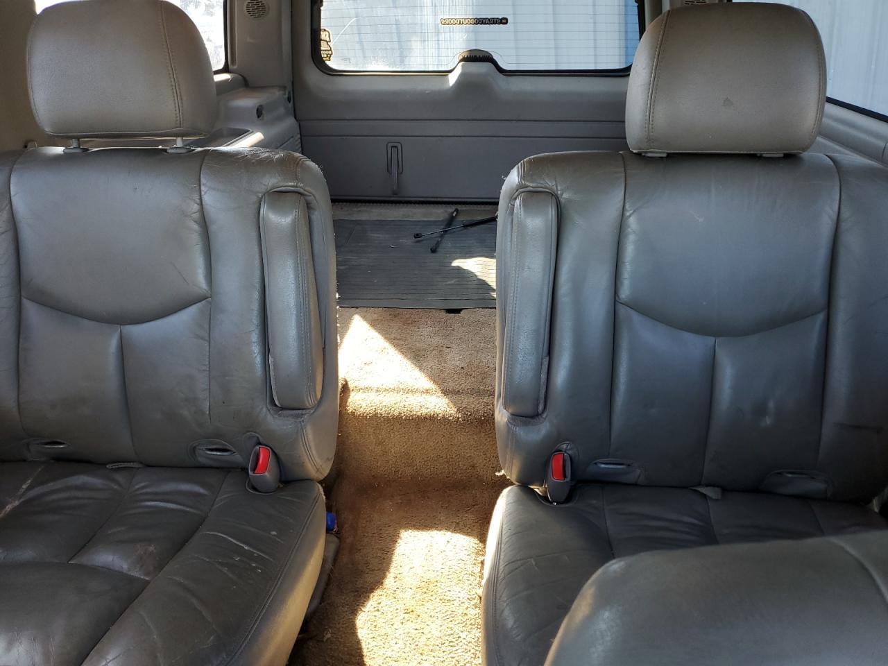 2003 CHEVROLET Suburban