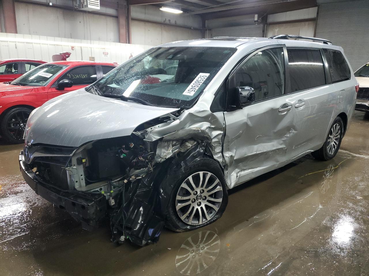 2019 TOYOTA SIENNA