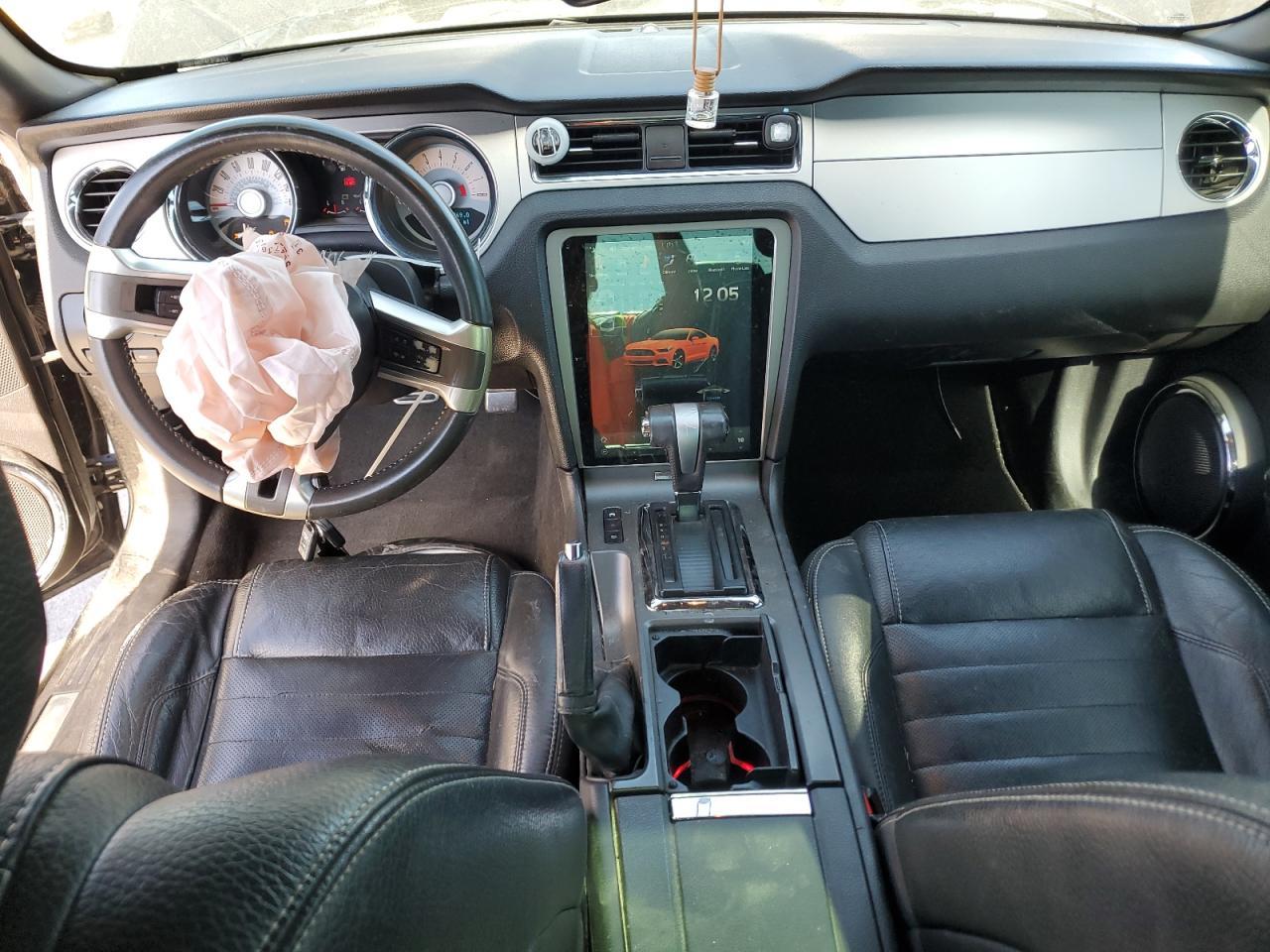 2011 FORD MUSTANG