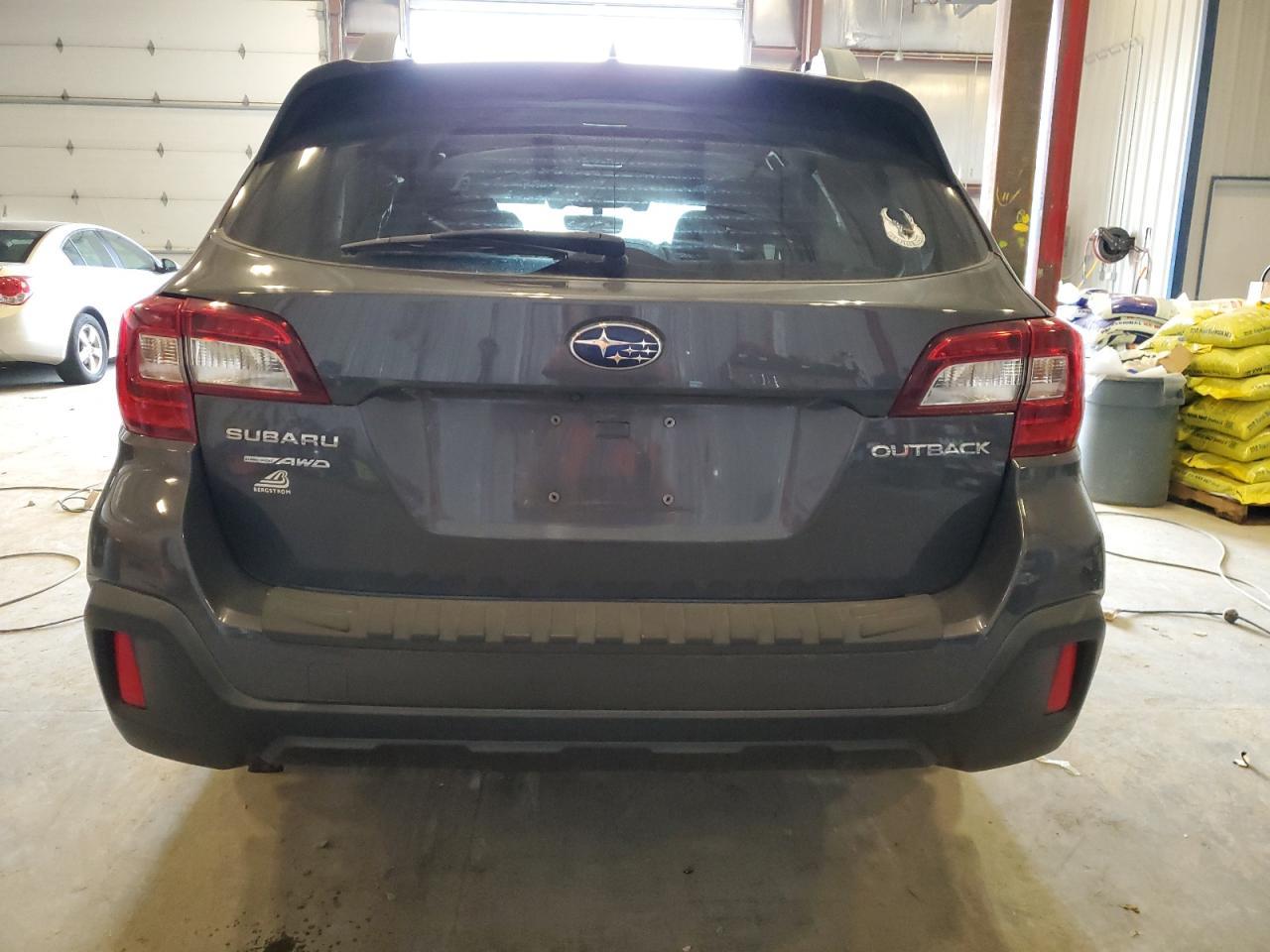 2018 SUBARU Outback