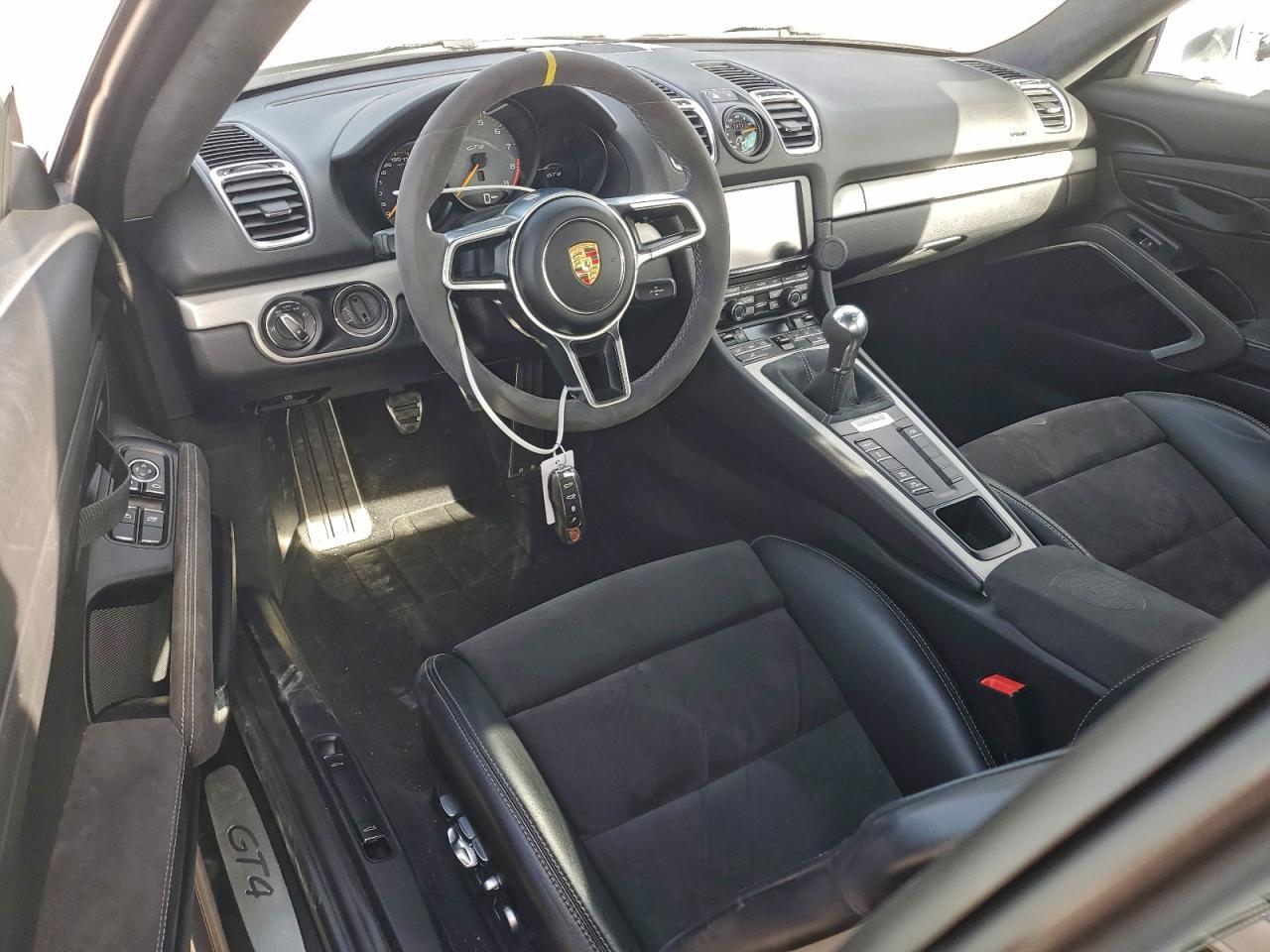 2016 PORSCHE Cayman