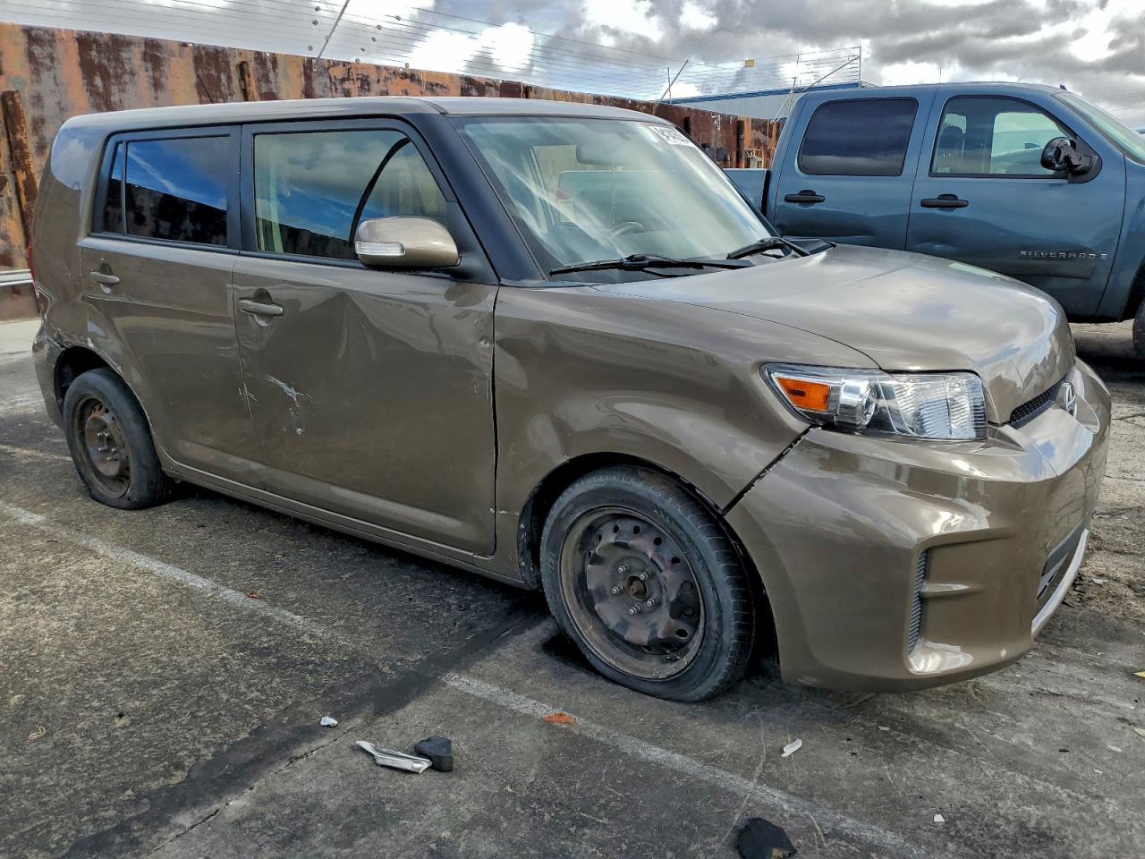 2012 TOYOTA SCION