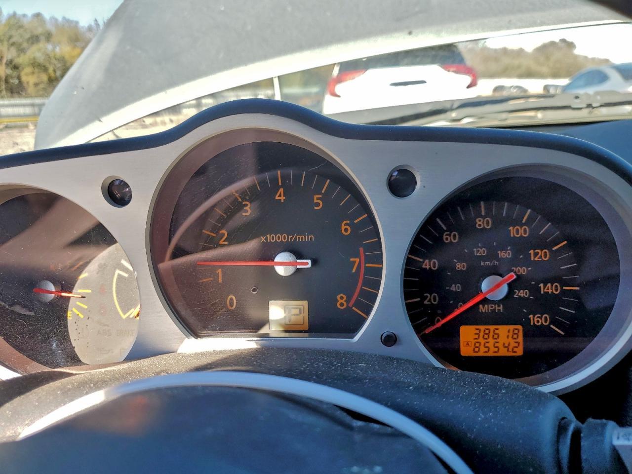 2005 NISSAN Z