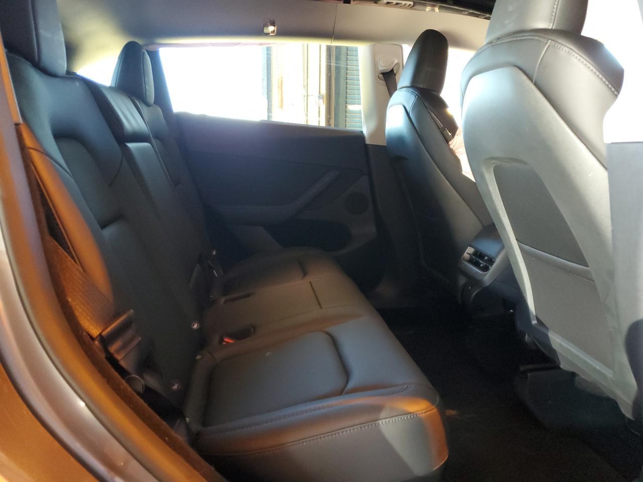 2025 TESLA MODEL Y