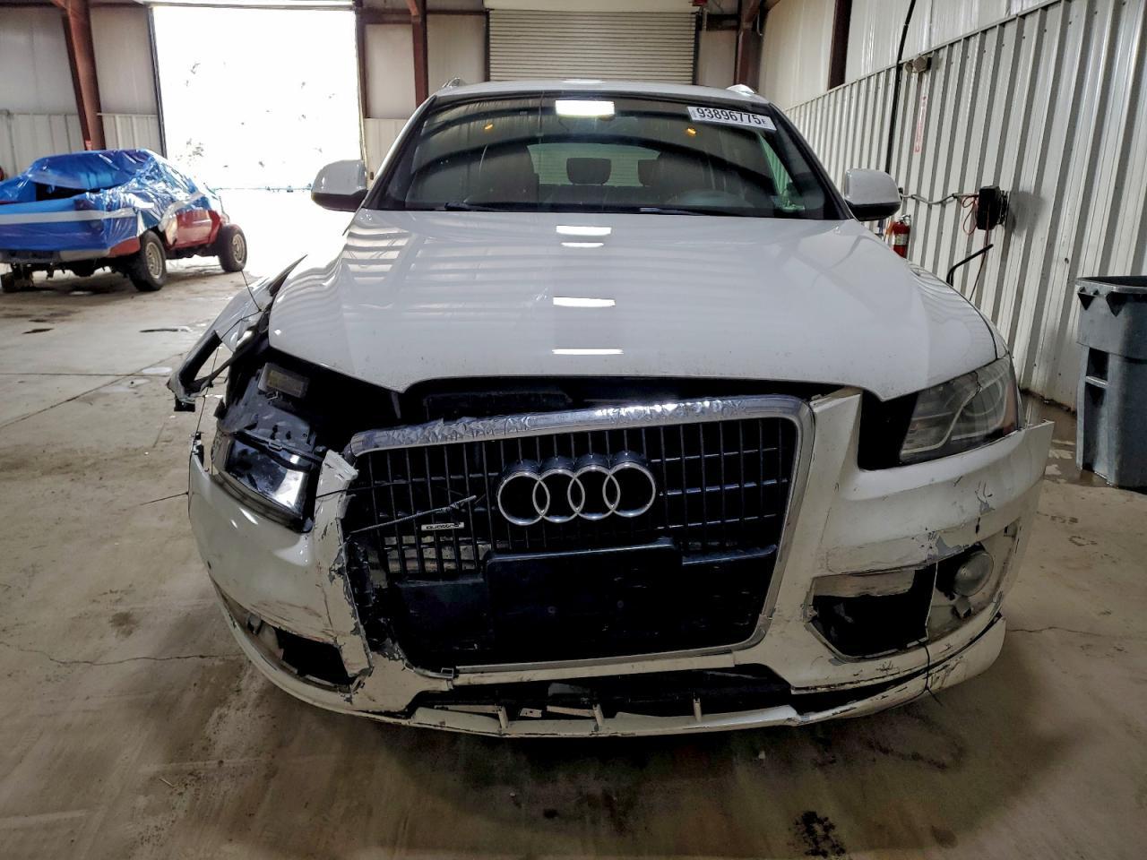 2010 AUDI Q5