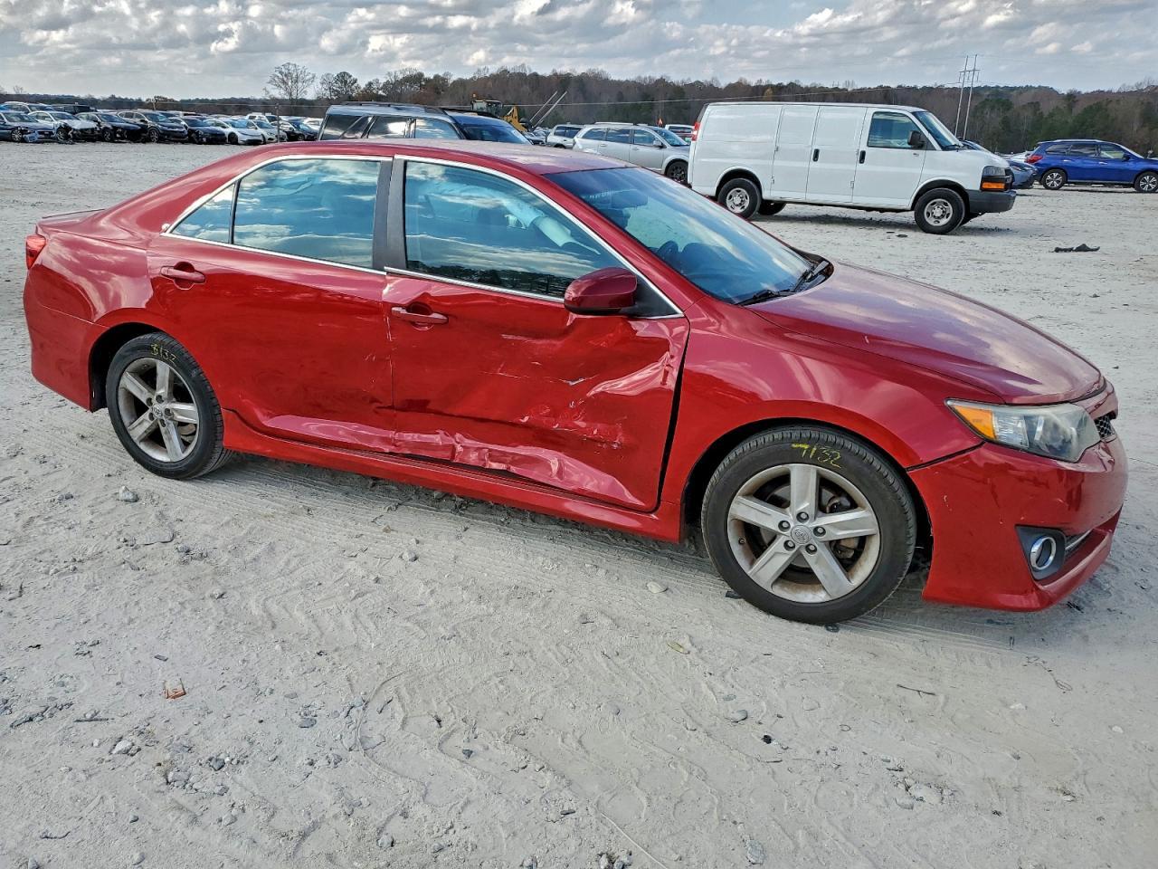 2013 TOYOTA CAMRY