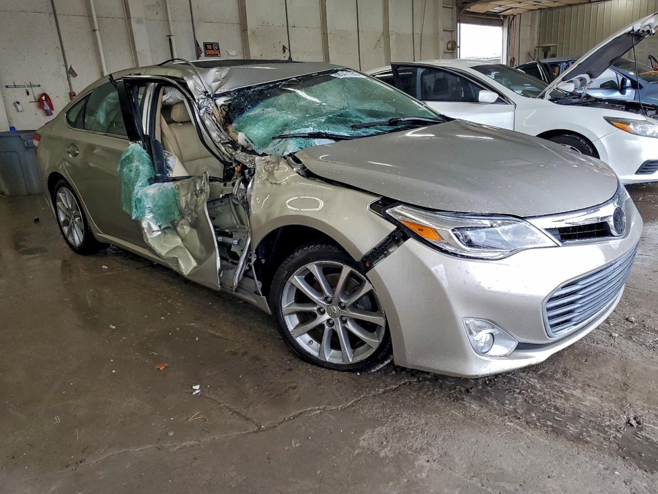 2014 TOYOTA Avalon