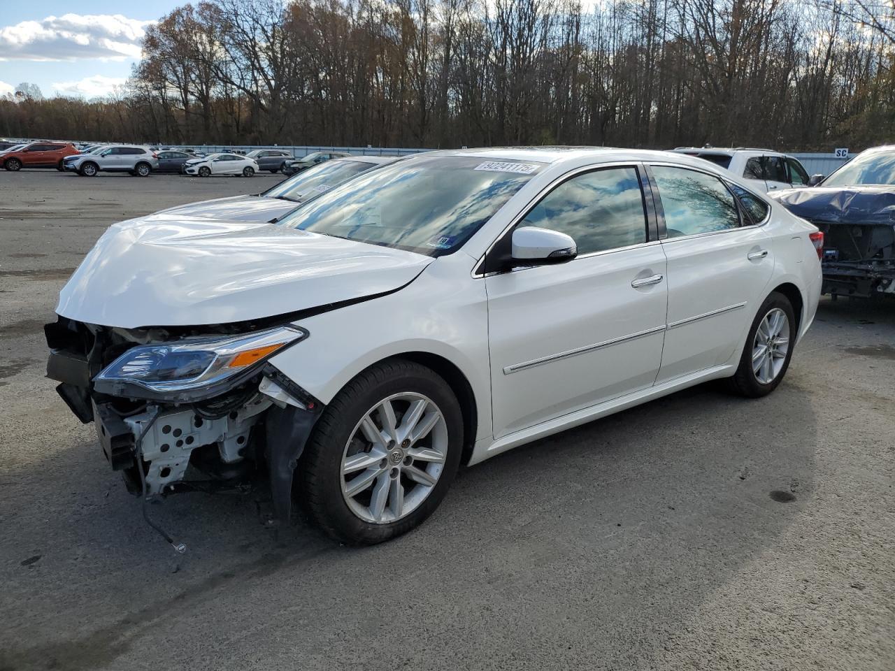 2013 TOYOTA Avalon
